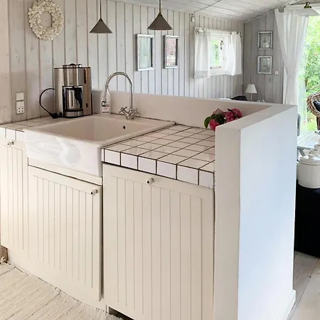 Family-friendly Summer House Near The