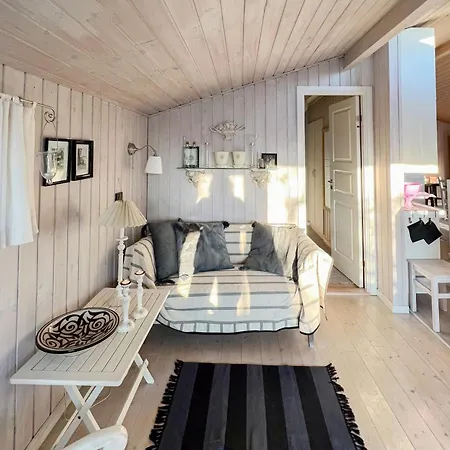 Hébergement de vacances Family-friendly Summer House Near The *